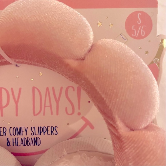 NWT- Champagne Slippers with Matching Plush Headband - Picture 5 of 7
